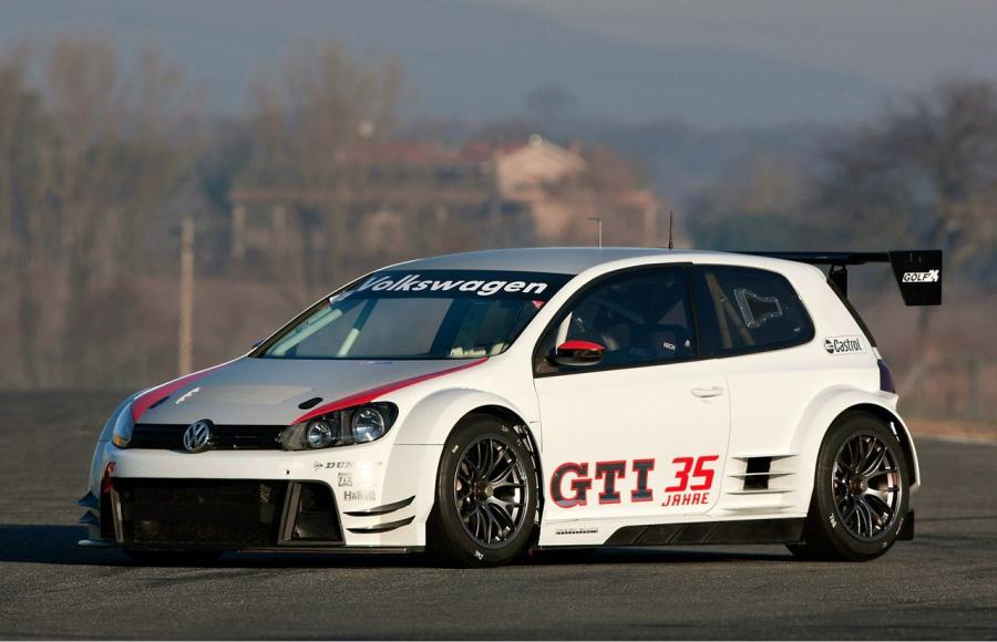  Volkswagen Golf24 24h Nurburgring 2011 года  (фото 9 из 34)